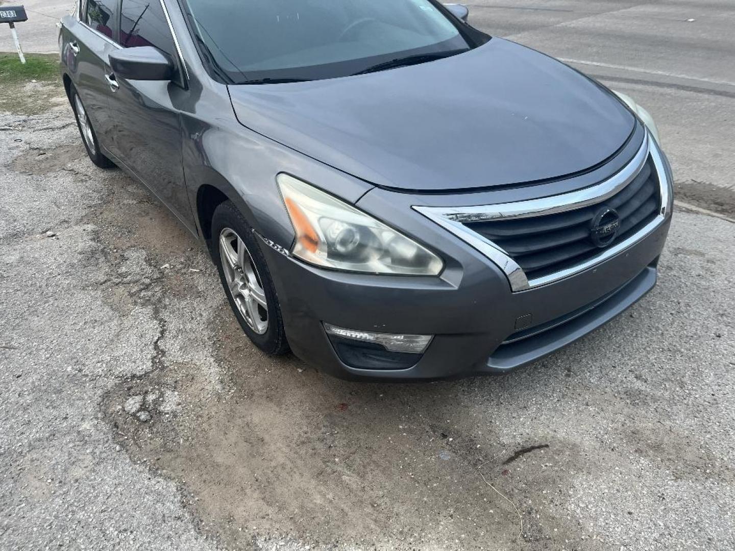 2015 BLUE NISSAN ALTIMA 2.5 SL (1N4AL3AP2FN) with an 2.5L L4 DOHC 16V engine, AUTOMATIC transmission, located at 2303 West Mt. Houston, Houston, 77038, (281) 507-3956, 29.771597, -95.339569 - Photo#2