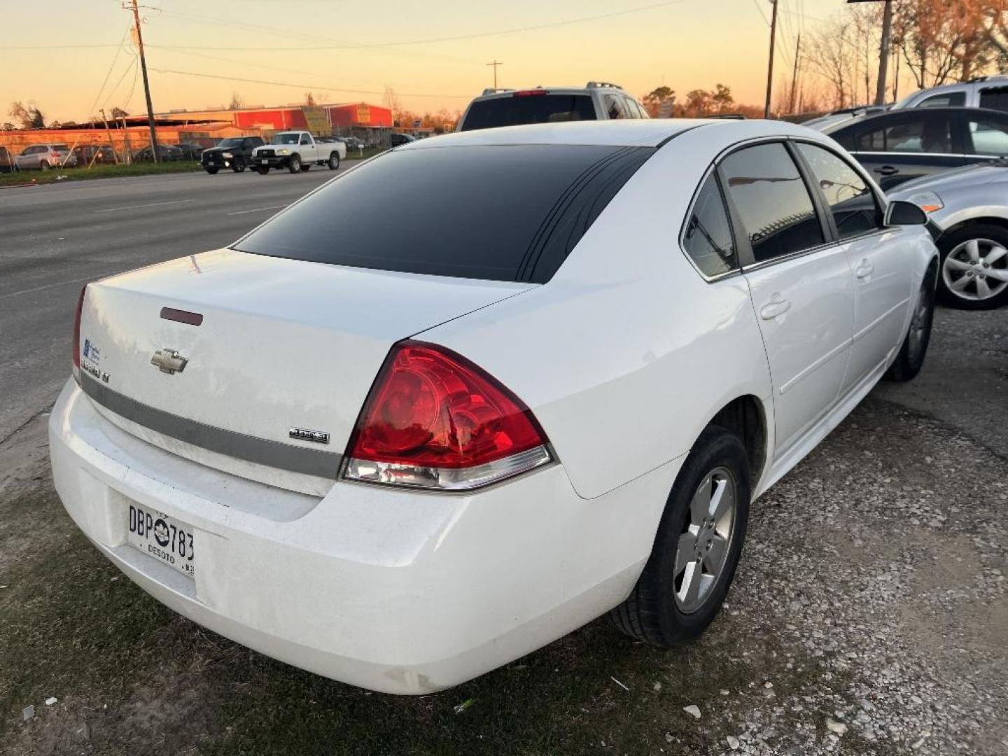 2010 WHITE CHEVROLET IMPALA LT (2G1WB5EK8A1) with an 3.5L V6 OHV 12V FFV engine, AUTOMATIC transmission, located at 2303 West Mt. Houston, Houston, 77038, (281) 507-3956, 29.771597, -95.339569 - Photo#4