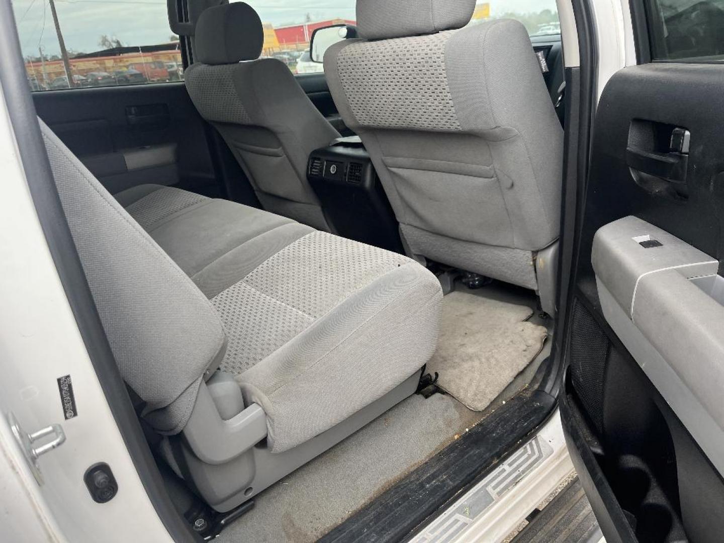 2007 WHITE TOYOTA TUNDRA SR5 CrewMax 2WD (5TBET54177S) with an 5.7L V8 DOHC 32V engine, AUTOMATIC transmission, located at 2303 West Mt. Houston, Houston, 77038, (281) 507-3956, 29.771597, -95.339569 - Photo#5