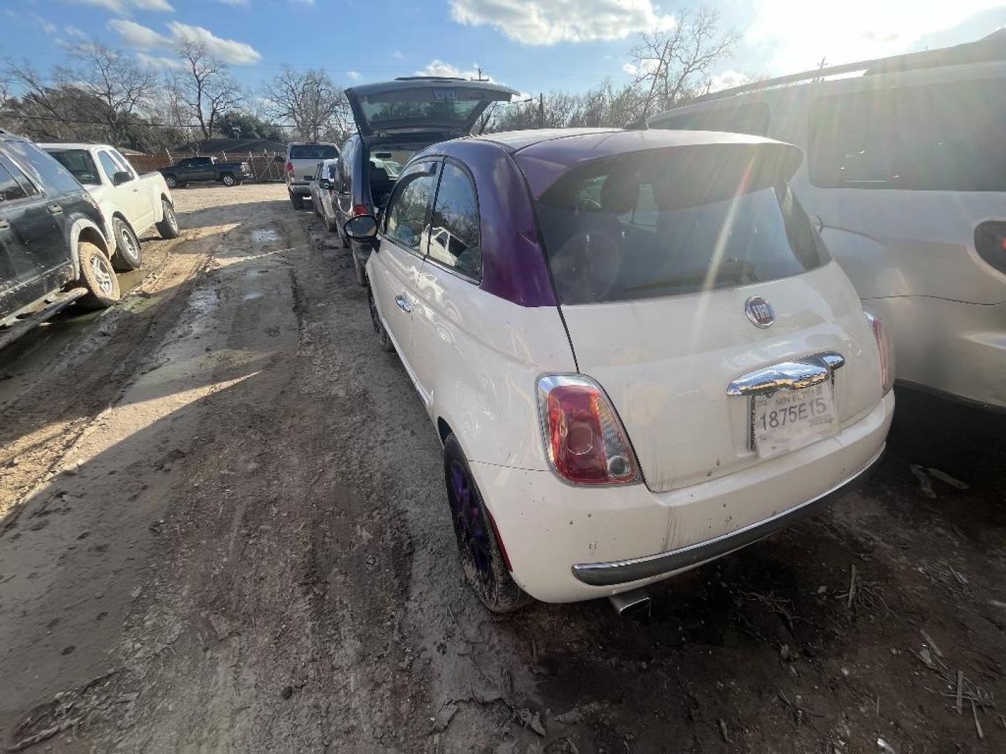 2012 WHITE FIAT 500 Lounge (3C3CFFCR8CT) with an 1.4L L4 engine, AUTOMATIC transmission, located at 2303 West Mt. Houston, Houston, 77038, (281) 507-3956, 29.771597, -95.339569 - Photo#1