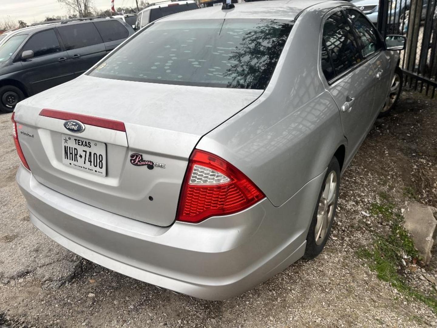 2012 GRAY FORD FUSION SE (3FAHP0HA7CR) with an 2.5L L4 DOHC 16V engine, AUTOMATIC transmission, located at 2303 West Mt. Houston, Houston, 77038, (281) 507-3956, 29.771597, -95.339569 - Photo#1