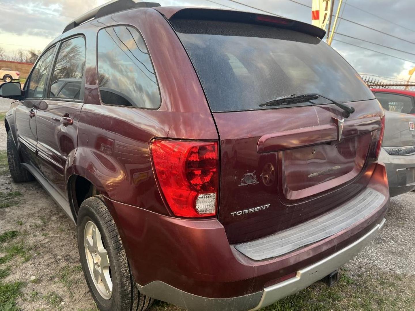 2007 RED PONTIAC TORRENT FWD (2CKDL63F176) with an 3.4L V6 OHV 12V engine, AUTOMATIC transmission, located at 2303 West Mt. Houston, Houston, 77038, (281) 507-3956, 29.771597, -95.339569 - Photo#5