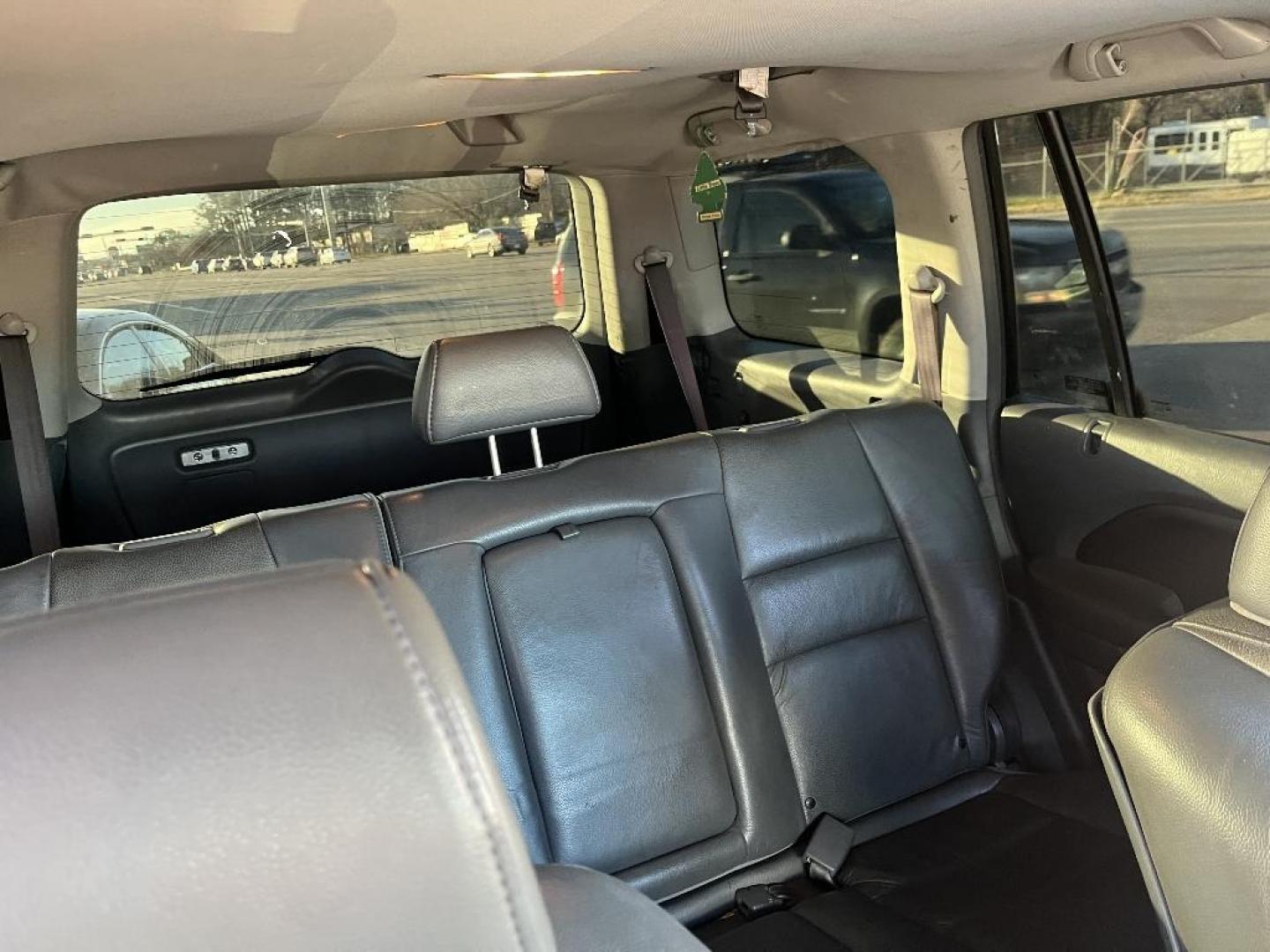 2007 BLACK HONDA PILOT EX-L 4WD AT (5FNYF18567B) with an 3.5L V6 SOHC 24V engine, AUTOMATIC transmission, located at 2303 West Mt. Houston, Houston, 77038, (281) 507-3956, 29.771597, -95.339569 - Photo#7