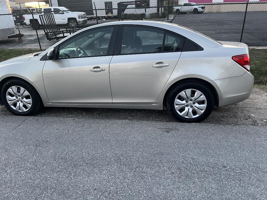 photo of 2013 CHEVROLET CRUZE LS Manual