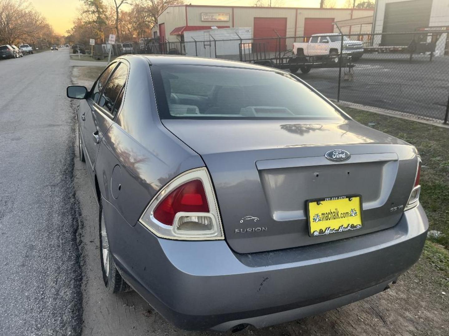 2007 BROWN FORD FUSION V6 SE (3FAHP07127R) with an 3.0L V6 DOHC 24V engine, AUTOMATIC transmission, located at 2303 West Mt. Houston, Houston, 77038, (281) 507-3956, 29.771597, -95.339569 - Photo#1