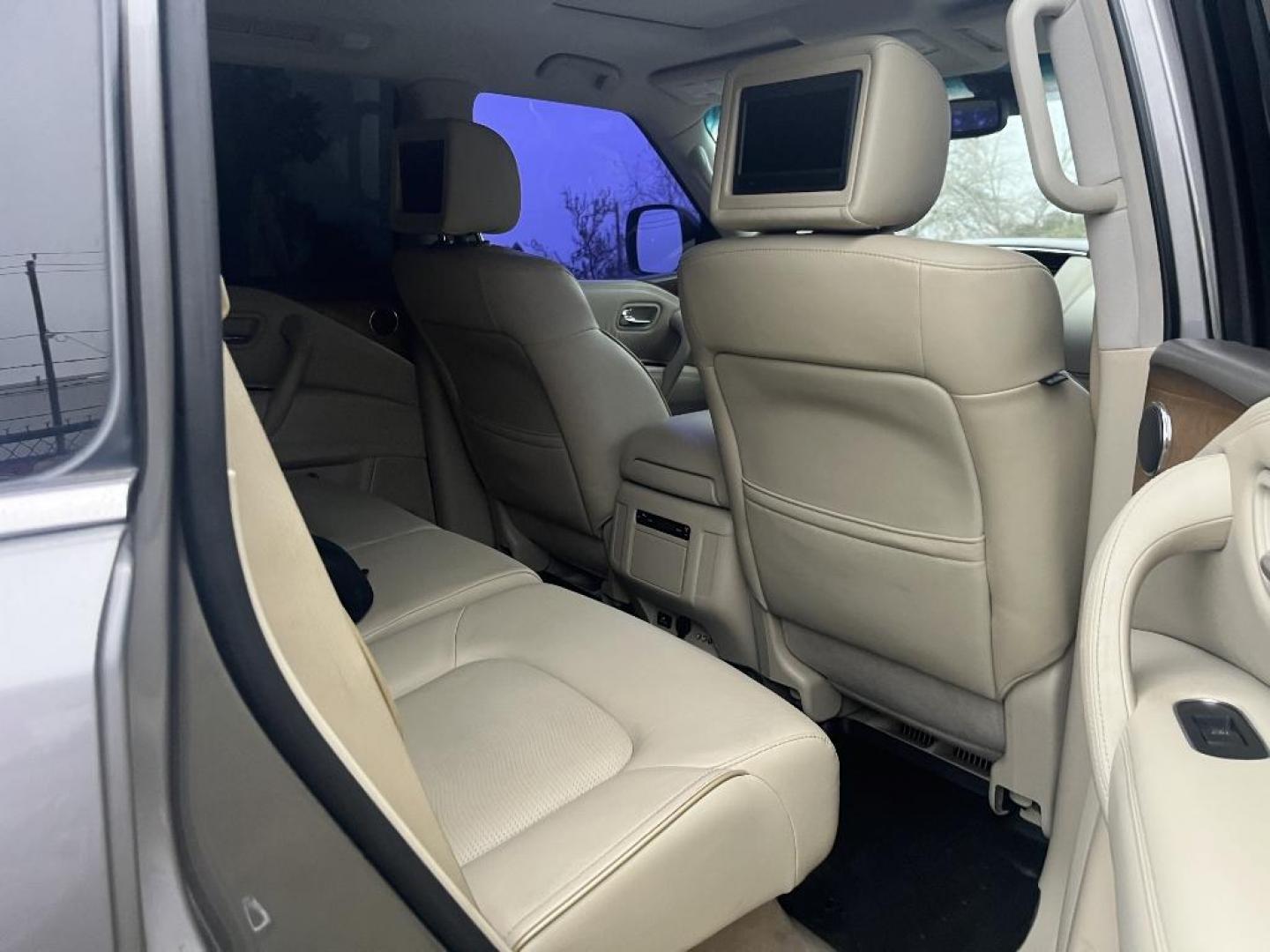 2011 GRAY INFINITI QX56 4WD (JN8AZ2NC2B9) with an 5.6L V8 DOHC 32V engine, AUTOMATIC transmission, located at 2303 West Mt. Houston, Houston, 77038, (281) 507-3956, 29.771597, -95.339569 - Photo#4