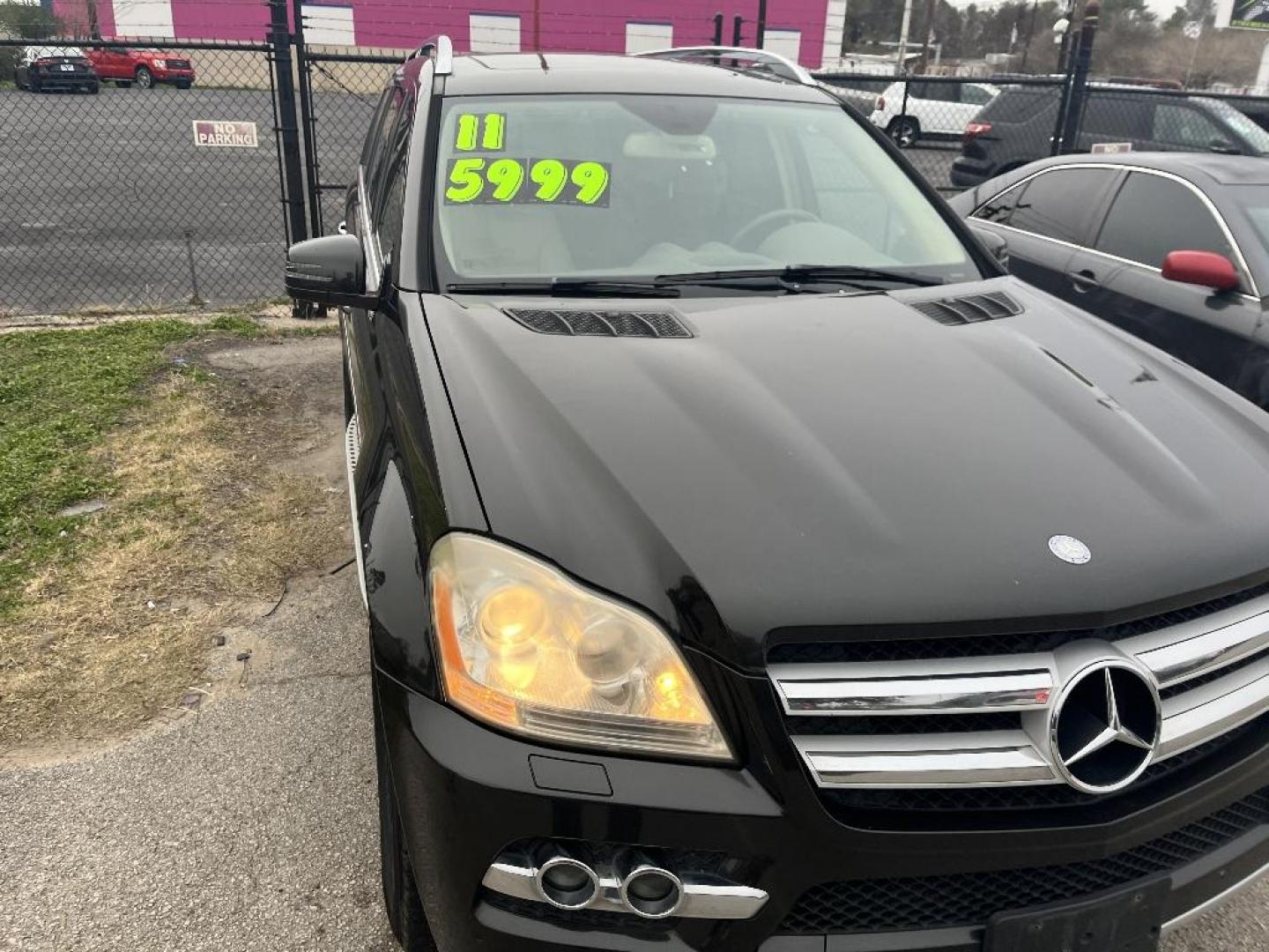 2011 BLACK MERCEDES-BENZ GL-CLASS GL450 4MATIC (4JGBF7BE4BA) with an 4.7L V8 DOHC 32V engine, AUTOMATIC transmission, located at 2303 West Mt. Houston, Houston, 77038, (281) 507-3956, 29.771597, -95.339569 - Photo#0