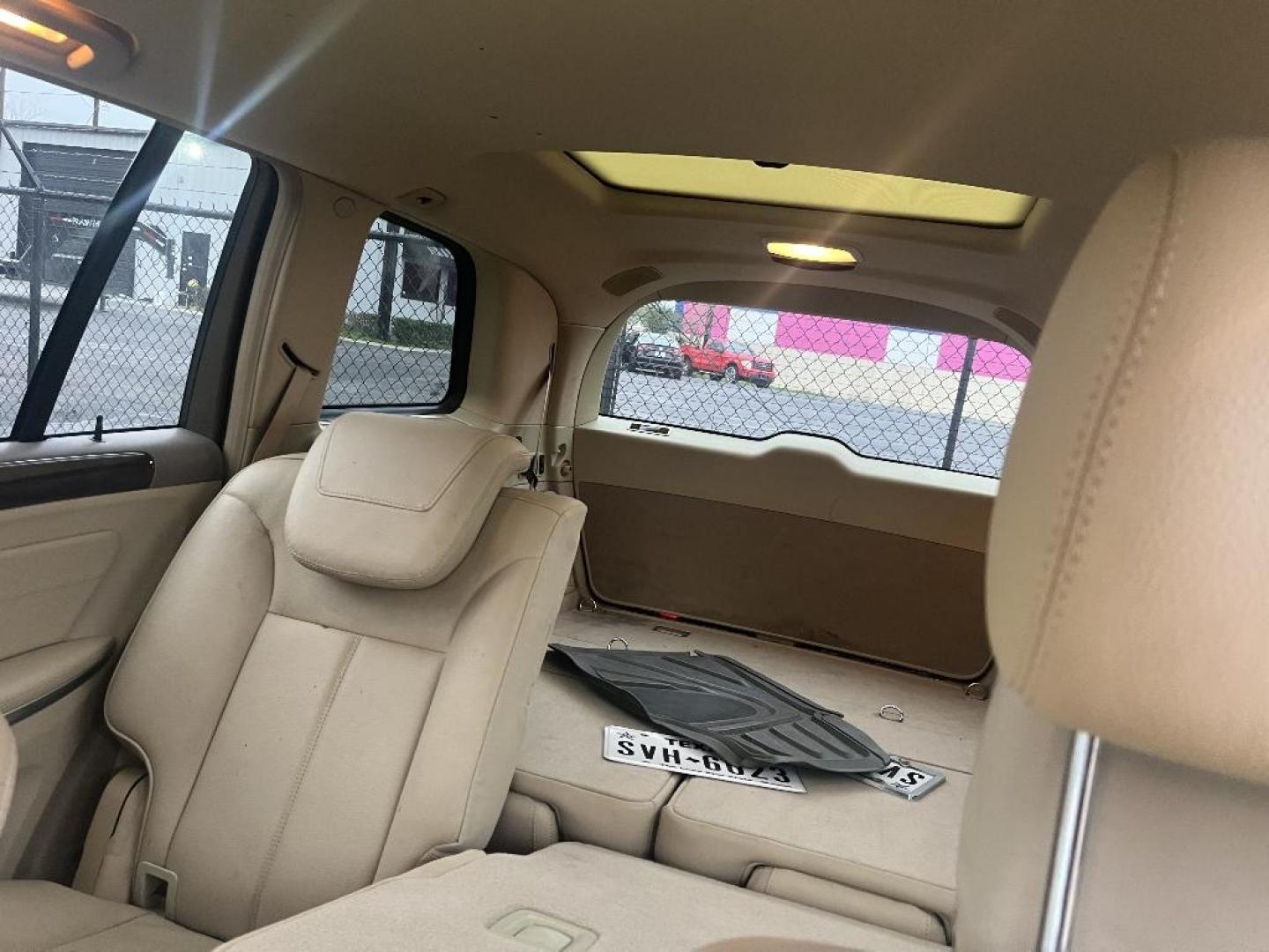 2011 BLACK MERCEDES-BENZ GL-CLASS GL450 4MATIC (4JGBF7BE4BA) with an 4.7L V8 DOHC 32V engine, AUTOMATIC transmission, located at 2303 West Mt. Houston, Houston, 77038, (281) 507-3956, 29.771597, -95.339569 - Photo#3