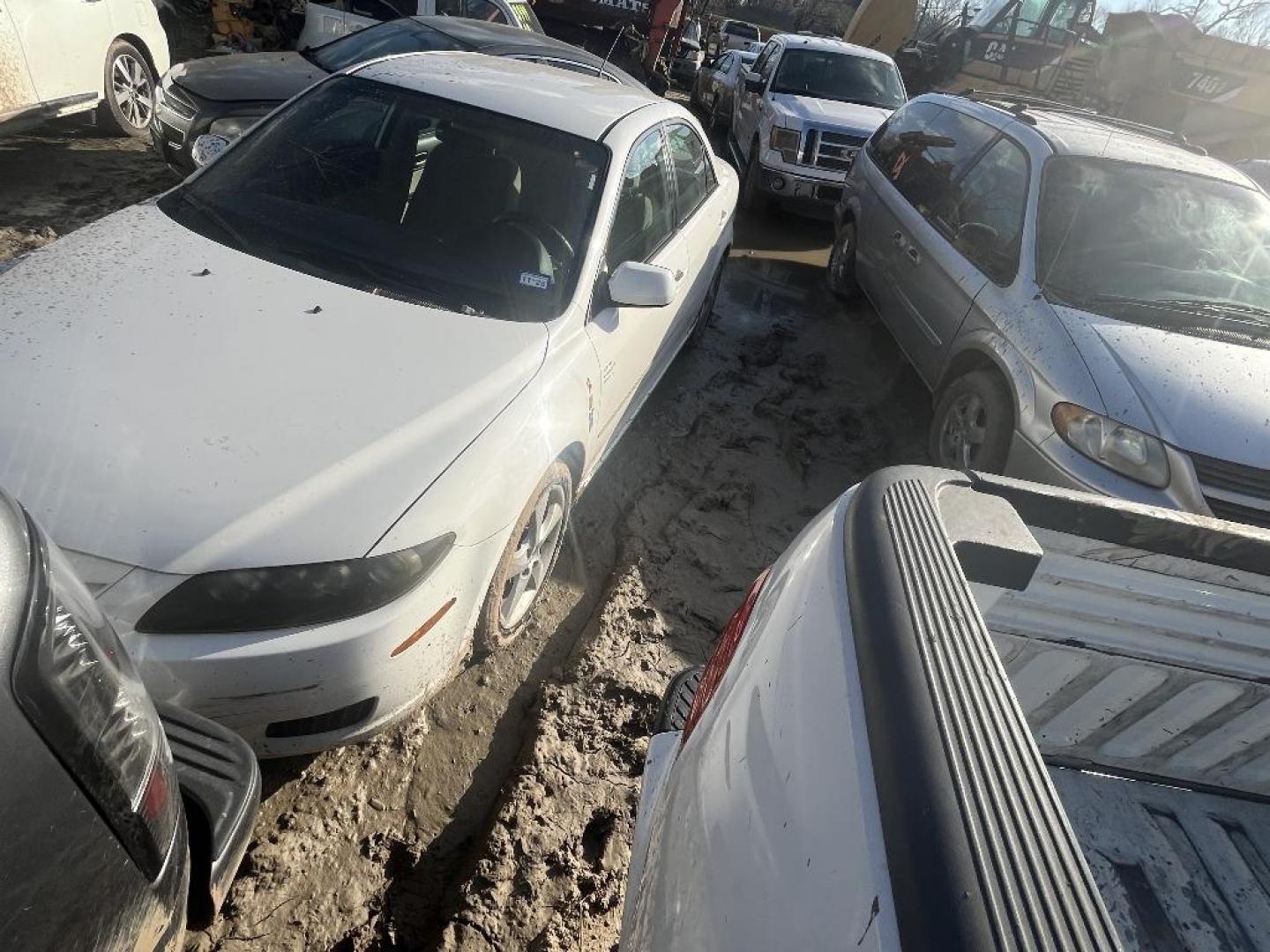 2007 WHITE MAZDA MAZDA6 i Sports Sedan Grand Touring (1YVHP80C575) with an 2.3L L4 DOHC 16V engine, AUTOMATIC transmission, located at 2303 West Mt. Houston, Houston, 77038, (281) 507-3956, 29.771597, -95.339569 - Photo#0