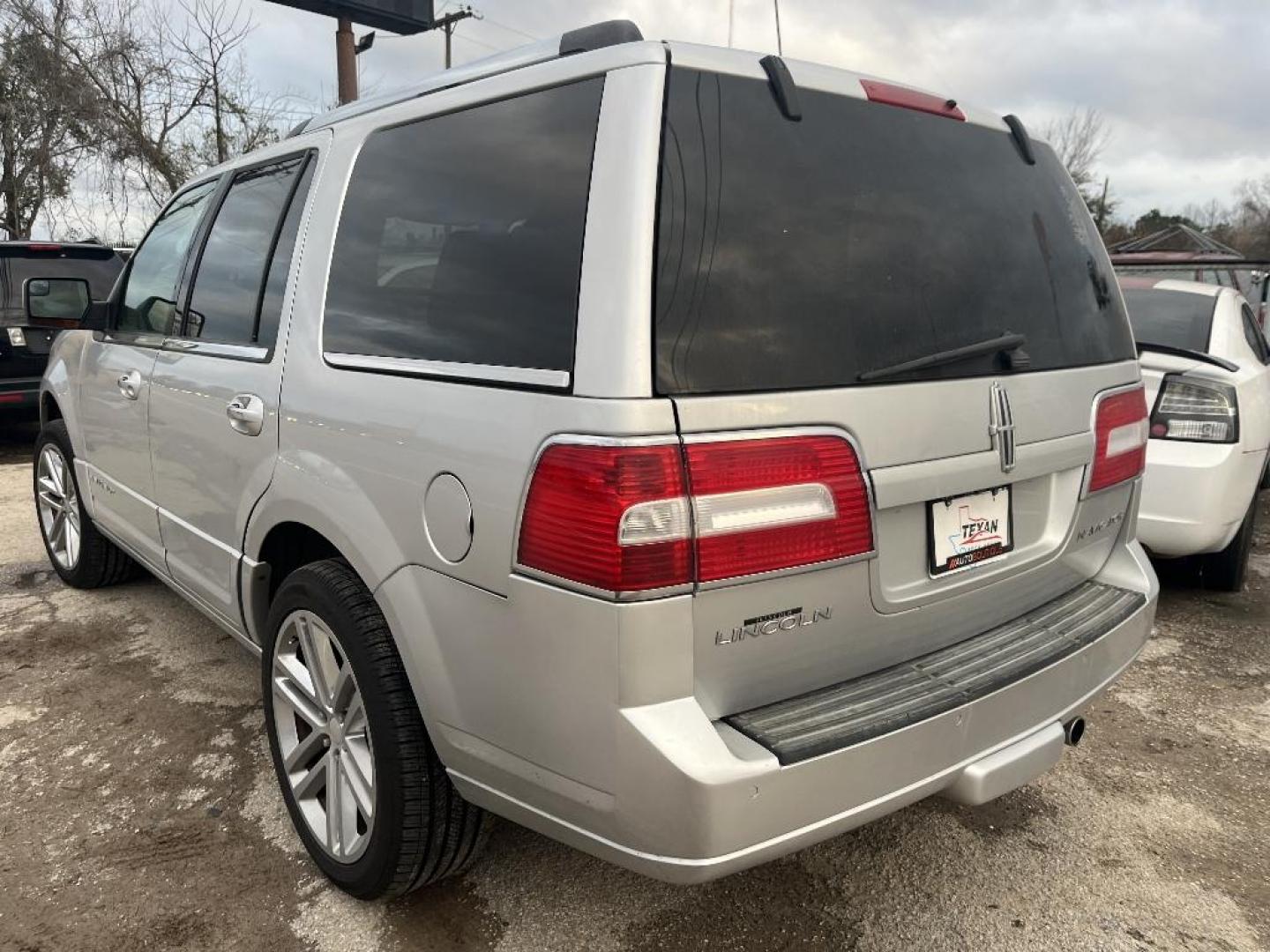 2013 GRAY LINCOLN NAVIGATOR 2WD (5LMJJ2H58DE) with an 5.4L V8 SOHC 24V engine, AUTOMATIC transmission, located at 2303 West Mt. Houston, Houston, 77038, (281) 507-3956, 29.771597, -95.339569 - Photo#1