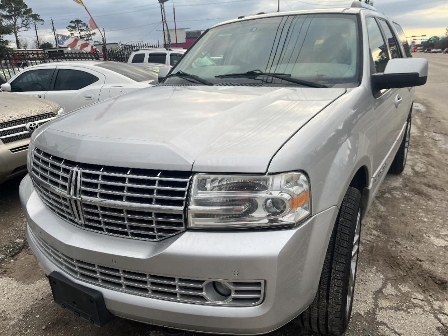 2013 GRAY LINCOLN NAVIGATOR 2WD (5LMJJ2H58DE) with an 5.4L V8 SOHC 24V engine, AUTOMATIC transmission, located at 2303 West Mt. Houston, Houston, 77038, (281) 507-3956, 29.771597, -95.339569 - Photo#2