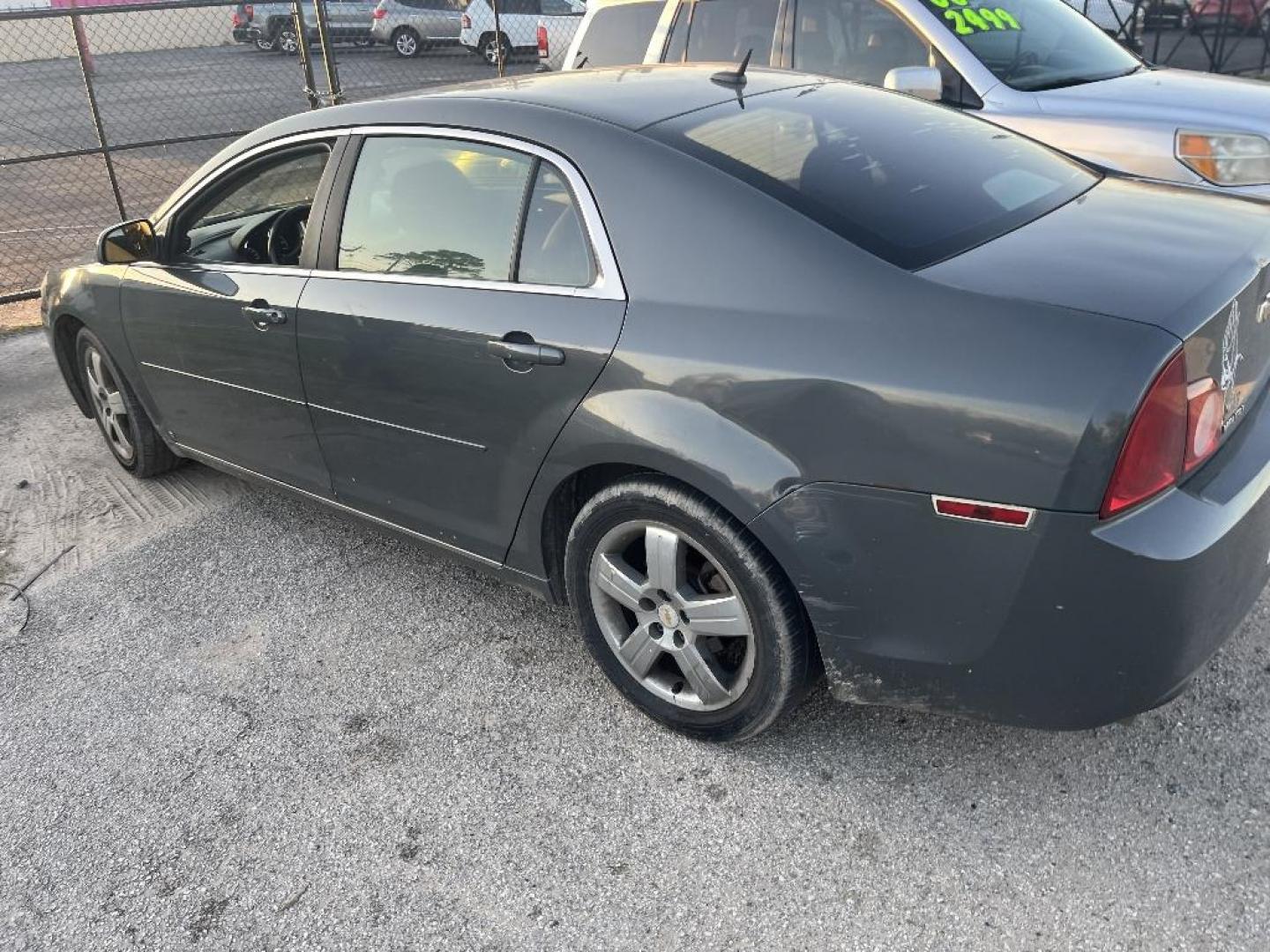 2009 BLUE CHEVROLET MALIBU LT1 (1G1ZH57BX9F) with an 2.4L L4 DOHC 16V engine, AUTOMATIC transmission, located at 2303 West Mt. Houston, Houston, 77038, (281) 507-3956, 29.771597, -95.339569 - Photo#3