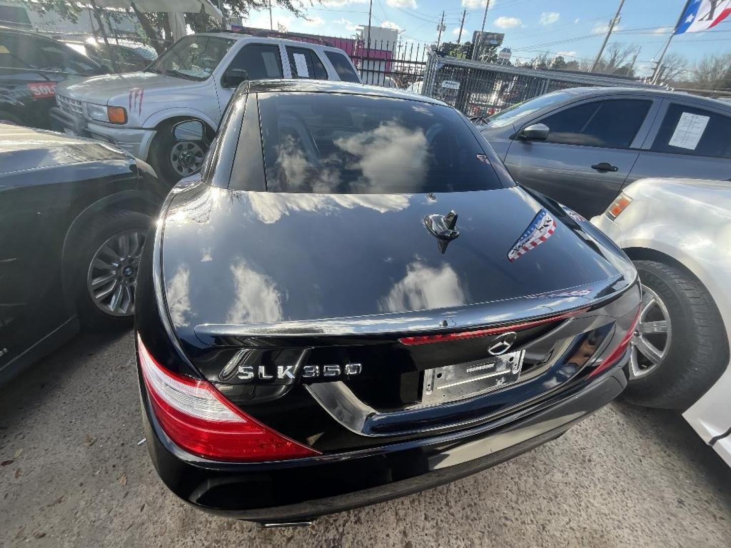 2012 BLACK MERCEDES-BENZ SLK SLK350 (WDDPK5HA4CF) with an 3.5L V6 DOHC 24V engine, AUTOMATIC transmission, located at 2303 West Mt. Houston, Houston, 77038, (281) 507-3956, 29.771597, -95.339569 - Photo#5