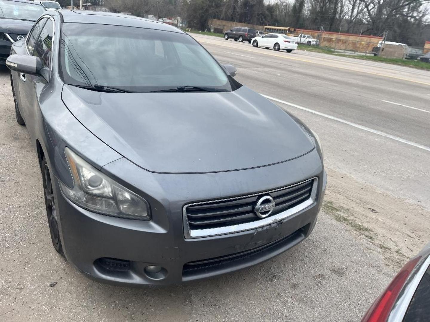 2014 GRAY NISSAN MAXIMA SV (1N4AA5AP8EC) with an 3.5L V6 DOHC 24V engine, AUTOMATIC transmission, located at 2303 West Mt. Houston, Houston, 77038, (281) 507-3956, 29.771597, -95.339569 - Photo#0