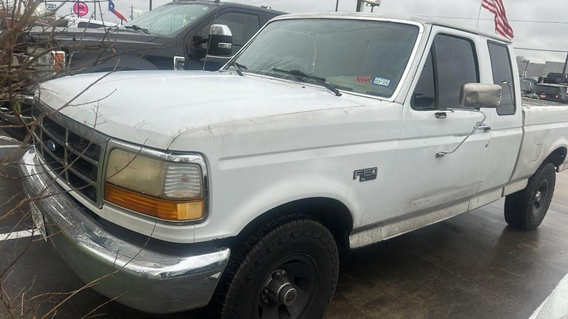 1995 WHITE FORD F-150 XL SuperCab Short Bed 4WD (1FTEX14H7SK) with an 5.8L V8 OHV 16V engine, AUTOMATIC transmission, located at 2303 West Mt. Houston, Houston, 77038, (281) 507-3956, 29.771597, -95.339569 - Photo#0