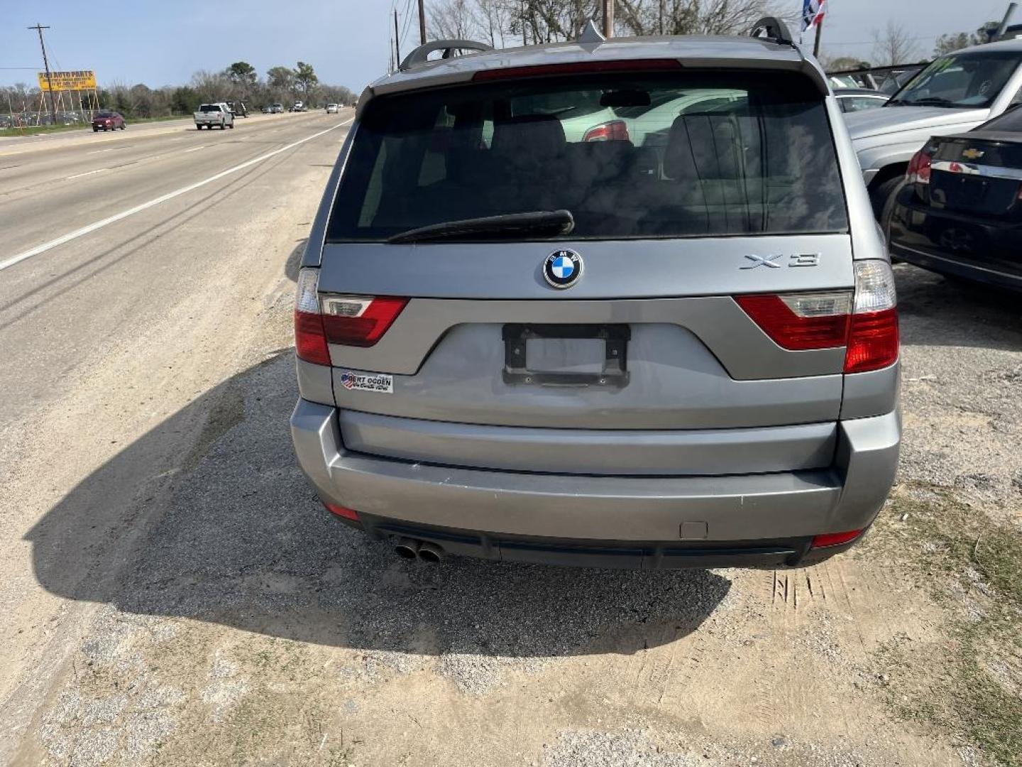 2008 GRAY BMW X3 3.0si (WBXPC93478W) with an 3.0L L6 DOHC 24V engine, AUTOMATIC transmission, located at 2303 West Mt. Houston, Houston, 77038, (281) 507-3956, 29.771597, -95.339569 - Photo#5