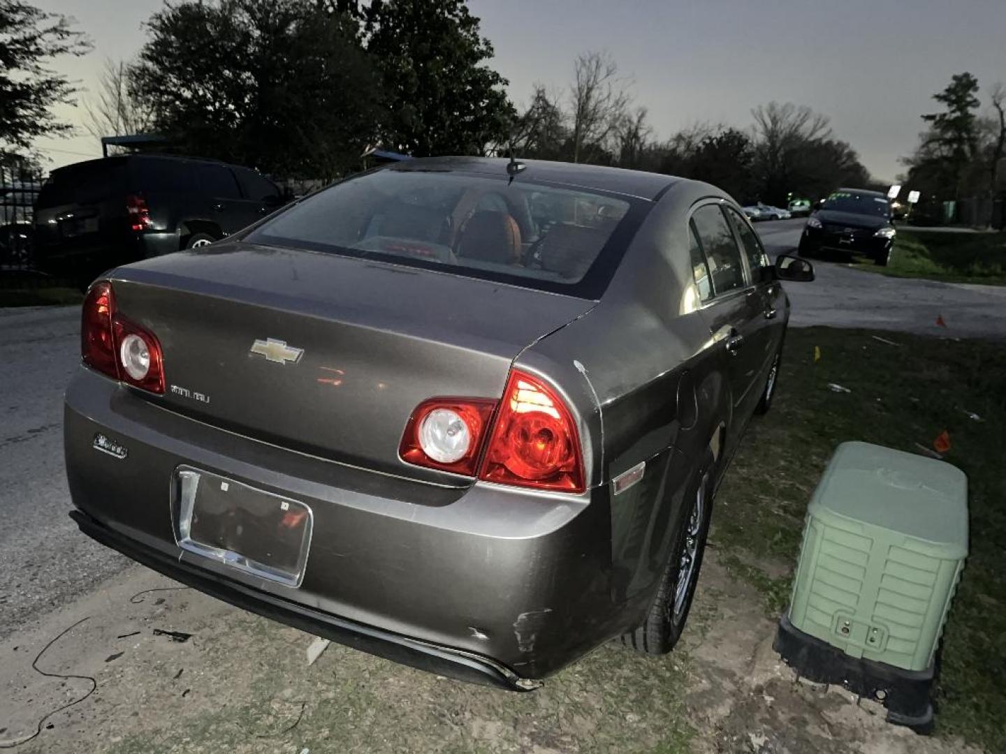 2010 BLUE CHEVROLET MALIBU LS (1G1ZB5EB1AF) with an 2.4L L4 DOHC 16V engine, AUTOMATIC transmission, located at 2303 West Mt. Houston, Houston, 77038, (281) 507-3956, 29.771597, -95.339569 - Photo#4