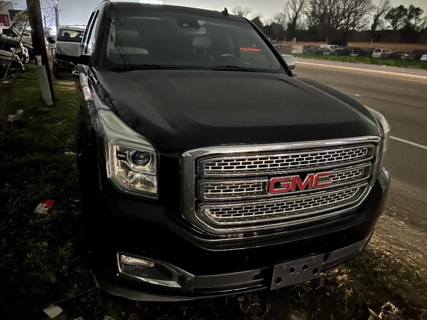 2015 BLACK GMC YUKON SLT 2WD (1GKS1BKC2FR) with an 5.3L V8 OHV 16V engine, AUTOMATIC transmission, located at 2303 West Mt. Houston, Houston, 77038, (281) 507-3956, 29.771597, -95.339569 - Photo#0