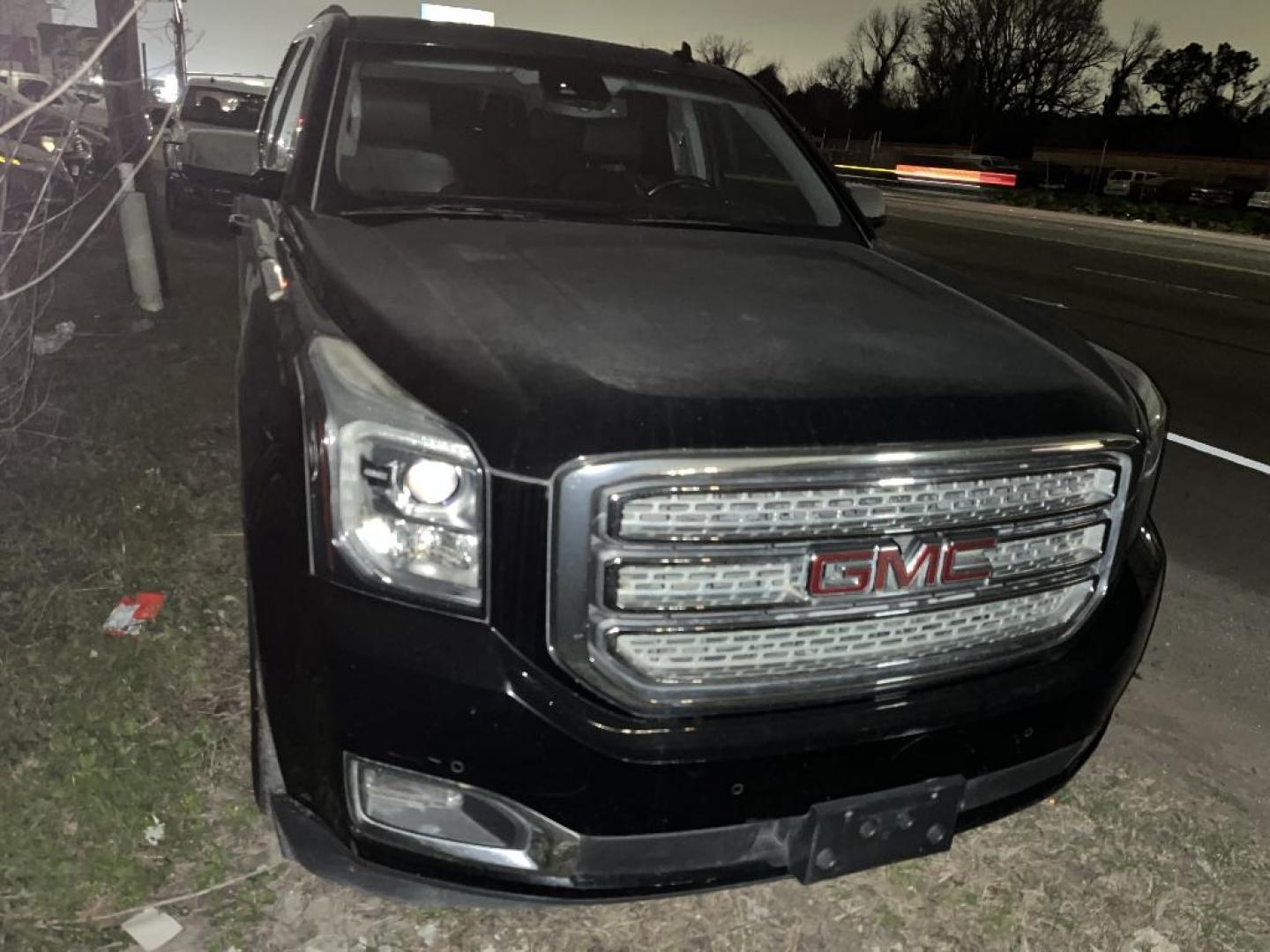 2015 BLACK GMC YUKON SLT 2WD (1GKS1BKC2FR) with an 5.3L V8 OHV 16V engine, AUTOMATIC transmission, located at 2303 West Mt. Houston, Houston, 77038, (281) 507-3956, 29.771597, -95.339569 - Photo#3