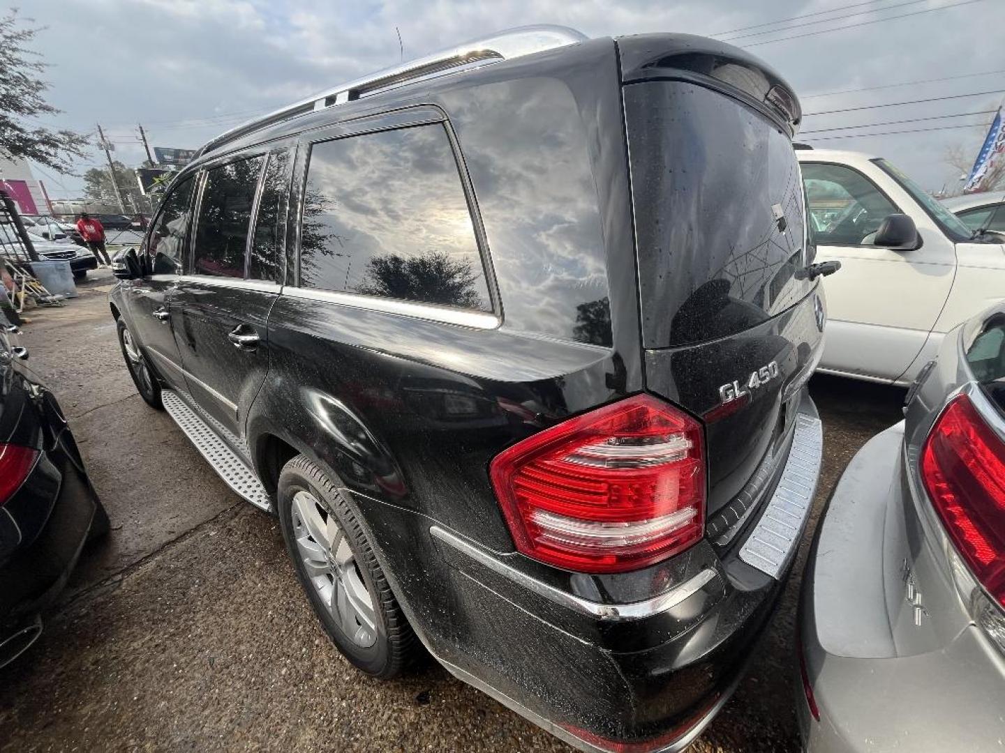 2011 BLACK MERCEDES-BENZ GL-CLASS GL450 4MATIC (4JGBF7BE0BA) with an 4.7L V8 DOHC 32V engine, AUTOMATIC transmission, located at 2303 West Mt. Houston, Houston, 77038, (281) 507-3956, 29.771597, -95.339569 - Photo#0