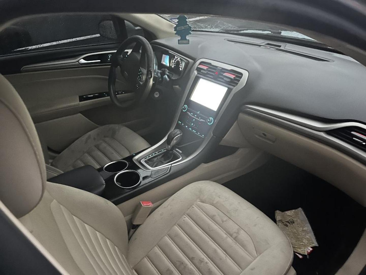 2013 GRAY FORD FUSION HYBRID SE (3FA6P0LU7DR) with an 2.0L L4 DOHC 16V HYBRID engine, AUTOMATIC transmission, located at 2303 West Mt. Houston, Houston, 77038, (281) 507-3956, 29.771597, -95.339569 - Photo#4