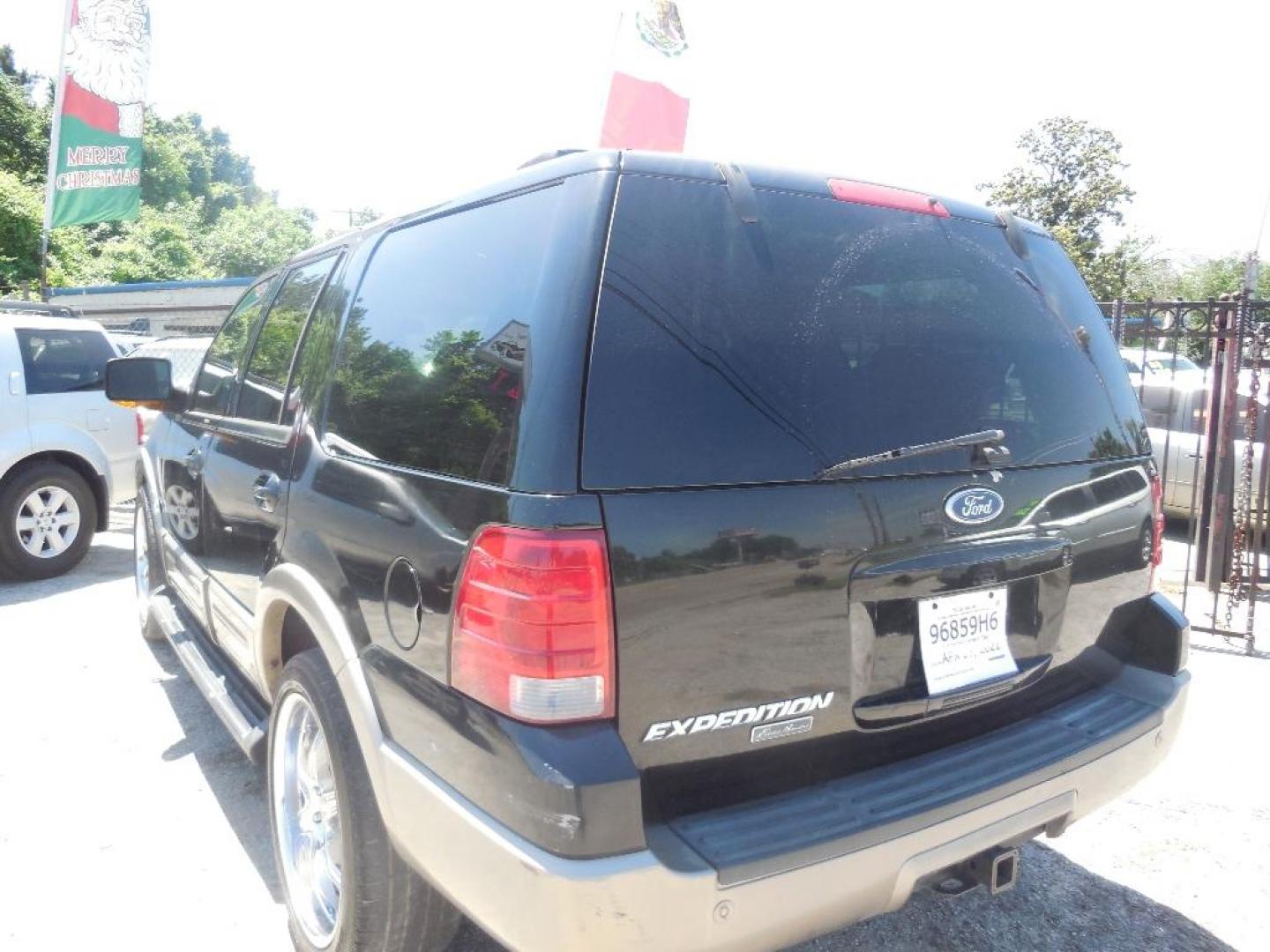 2003 BLACK FORD EXPEDITION Eddie Bauer 5.4L 2WD (1FMRU17L73L) with an 5.4L V8 SOHC 16V engine, AUTOMATIC transmission, located at 2303 West Mt. Houston, Houston, 77038, (281) 507-3956, 29.771597, -95.339569 - Photo#2