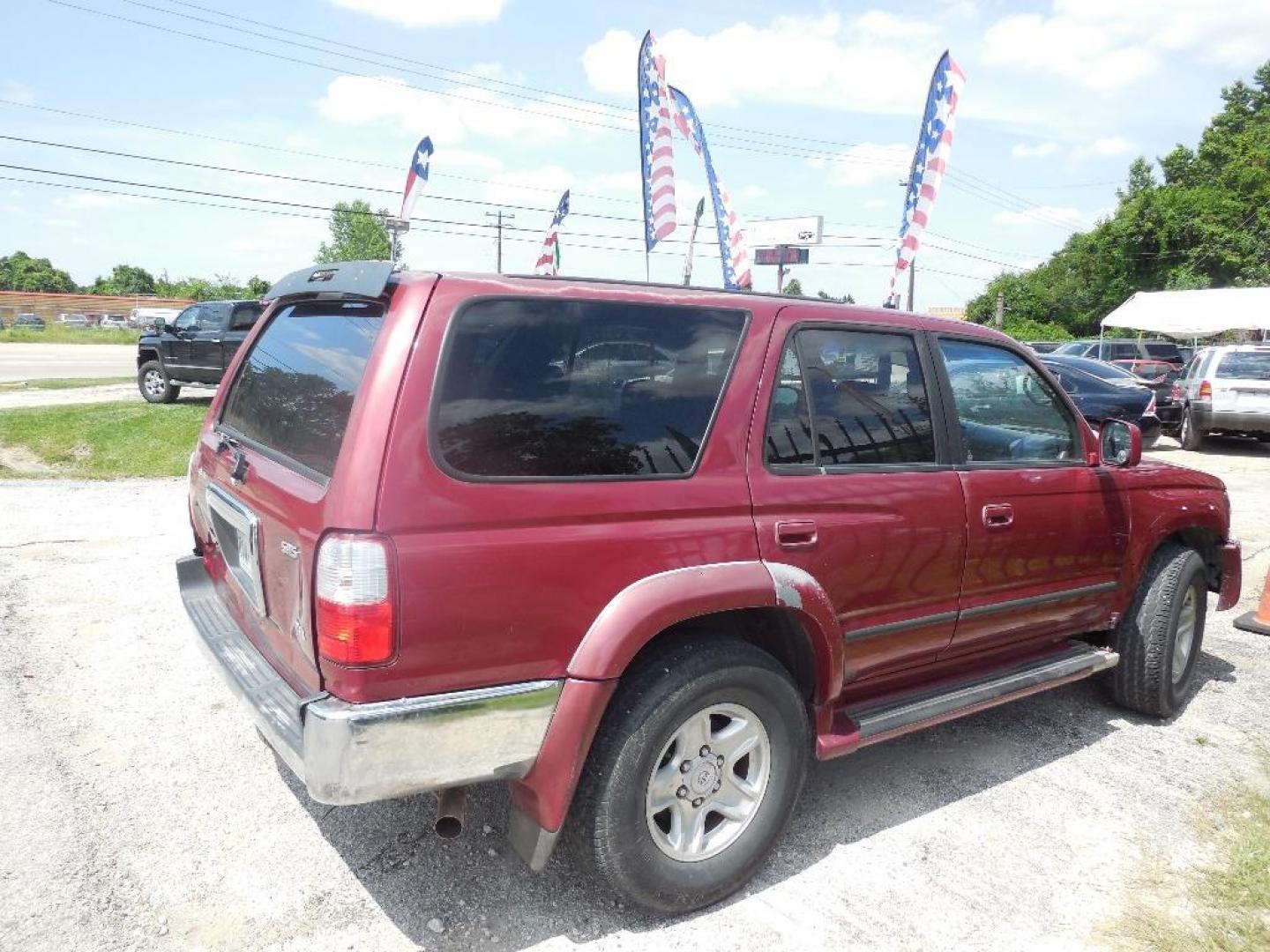 2002 RED TOYOTA 4RUNNER SR5 2WD (JT3GN86RX20) with an 3.4L V6 DOHC 24V engine, AUTOMATIC transmission, located at 2303 West Mt. Houston, Houston, Texas, 77038, (281) 507-3956, 29.771597, -95.339569 - Photo#1