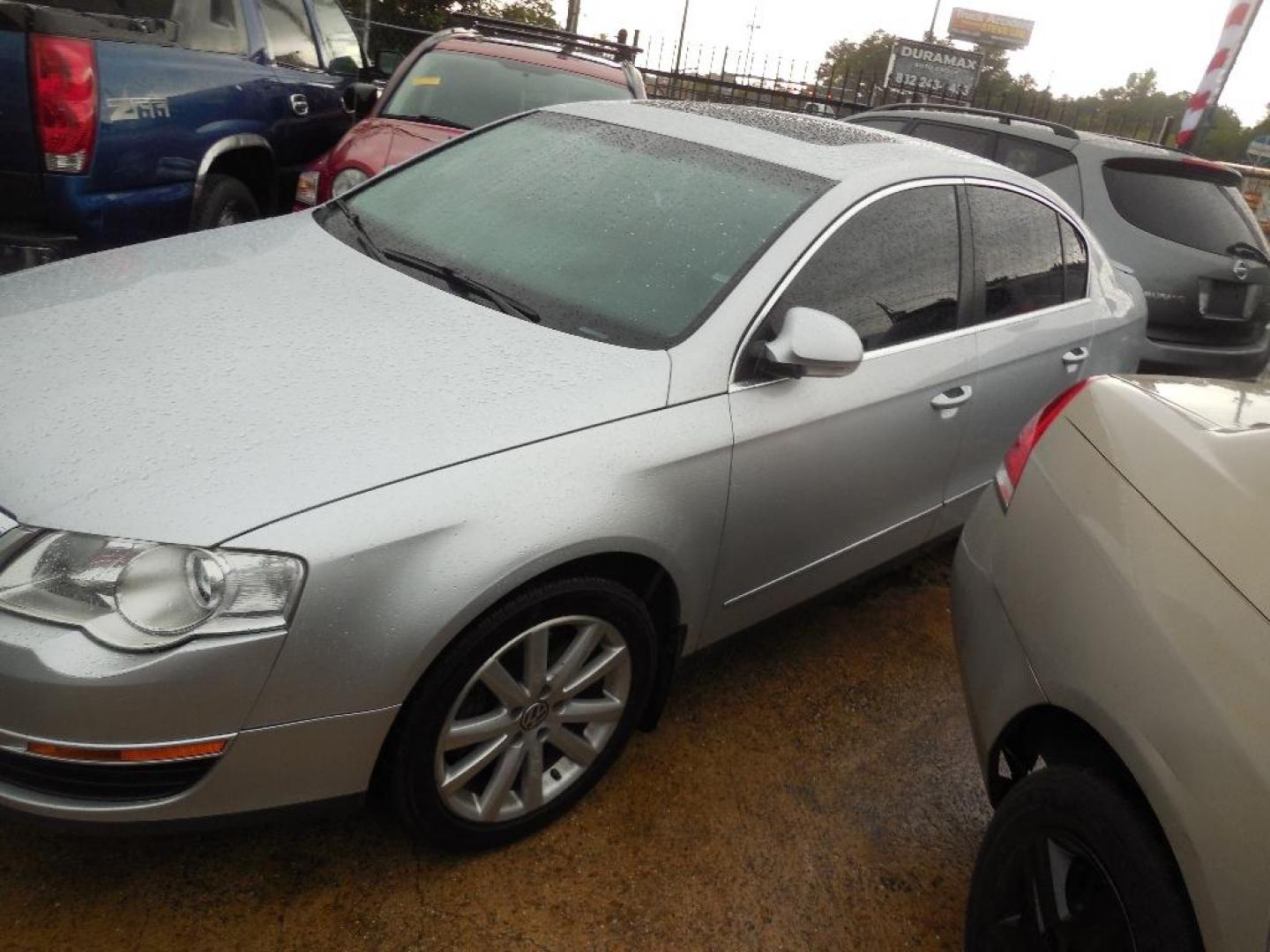 2006 GRAY VOLKSWAGEN PASSAT 2.0T (WVWEK93C56P) with an 2.0L L4 DOHC 16V TURBO engine, AUTOMATIC transmission, located at 2303 West Mt. Houston, Houston, 77038, (281) 507-3956, 29.771597, -95.339569 - Photo#1