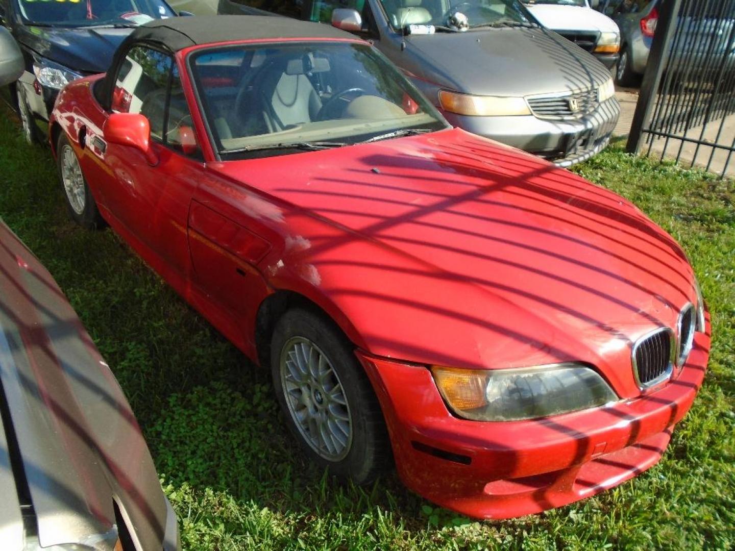 1998 RED BMW Z3 1.9 (4USCH7328WL) with an 1.9L L4 DOHC 16V engine, AUTOMATIC transmission, located at 2303 West Mt. Houston, Houston, 77038, (281) 507-3956, 29.771597, -95.339569 - Photo#1