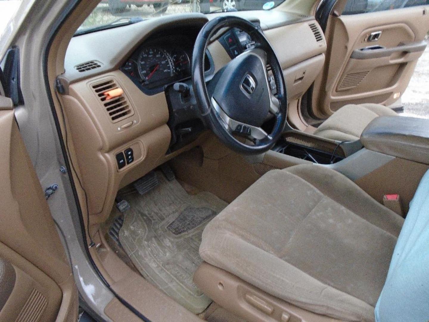 2003 BROWN HONDA PILOT EX w/ Leather and DVD (2HKYF18693H) with an 3.5L V6 SOHC 24V engine, AUTOMATIC transmission, located at 2303 West Mt. Houston, Houston, Texas, 77038, (281) 507-3956, 29.771597, -95.339569 - Photo#6